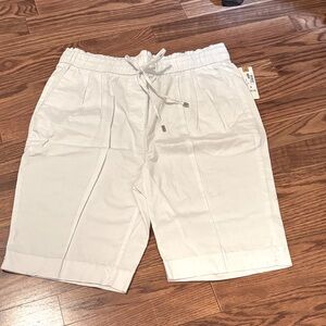 Women’s land n sea White Drawstring Shorts size 6